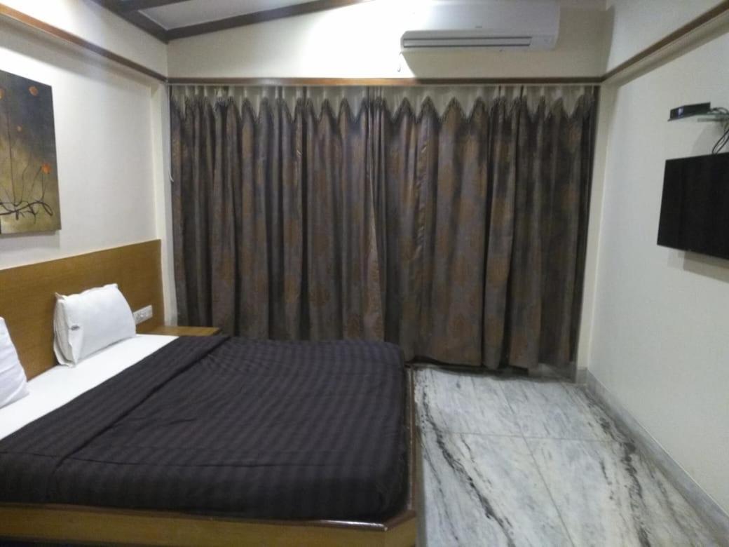 Hotel Jawahar Ulhasnagar Exterior photo