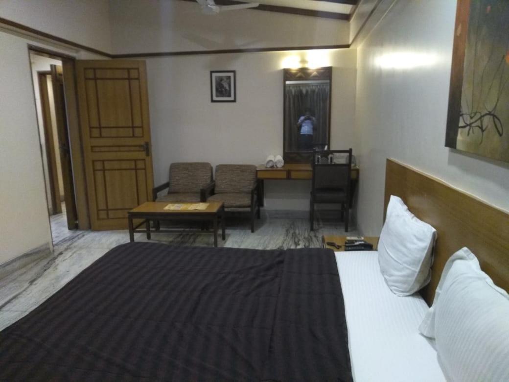 Hotel Jawahar Ulhasnagar Exterior photo